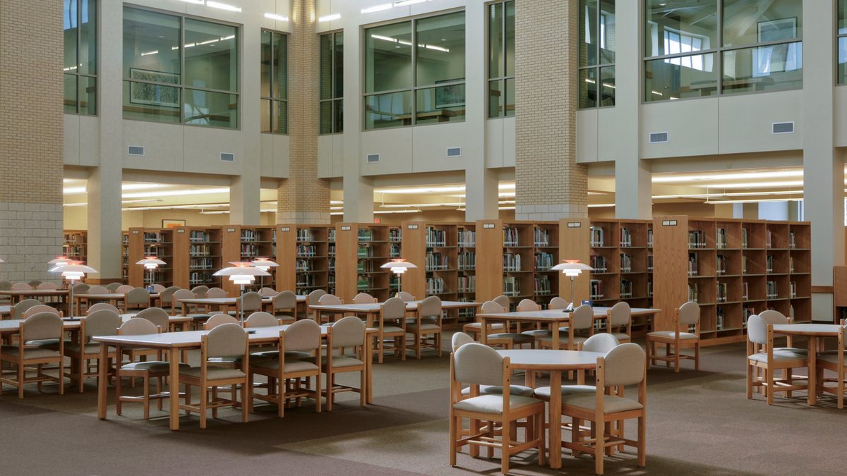 図書館の館内